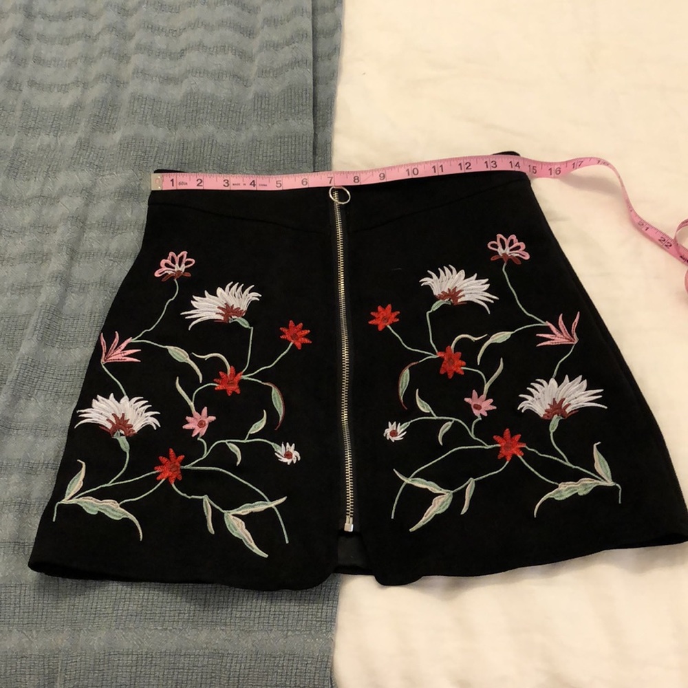 Mini skirt - Picture 6 of 6